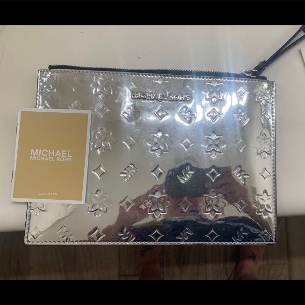 Micheal kors clutch